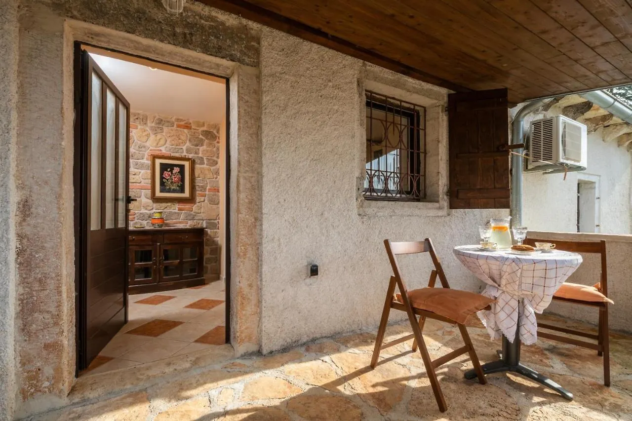 Studio Apartment Larca Kanfanar Chorwacja