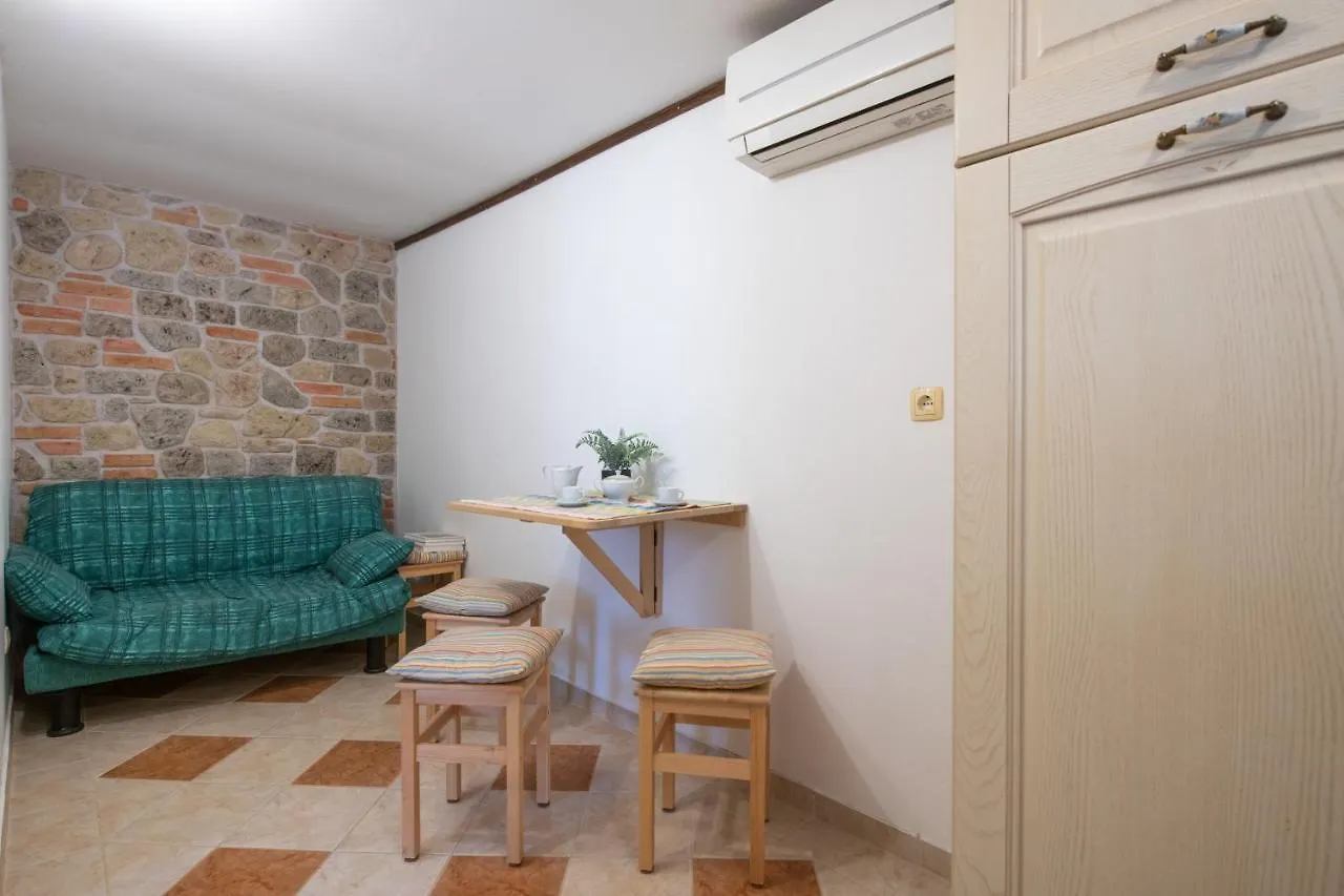 Studio Apartment Larca Kanfanar